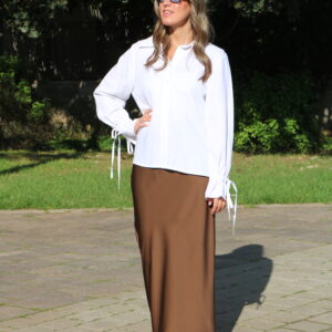 חולצת שני לבנה